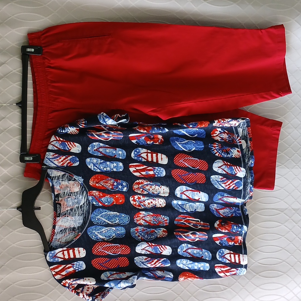 Onque Casual Navy Flip Flop Top 1X + Red Hasting & Smith Capri Pants 18W